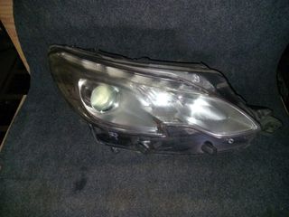 Faro delantero Peugeot 2008 