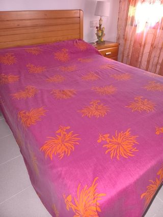 Edredón reversible y cortinas 