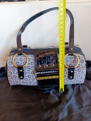 Bolso Guess vintage cilindro monograma