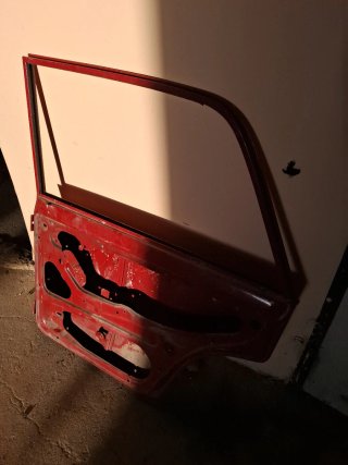 SEAT 124 1430 puerta trasera derecha