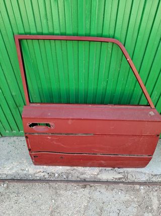 SEAT 124 1430 puerta delantera derecha 