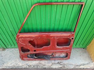 SEAT 124 1430 puerta delantera derecha 