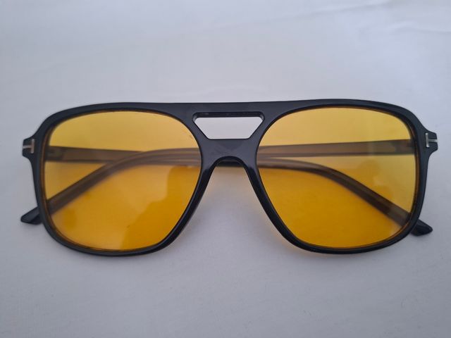 Gafas sol amarillas - modernas