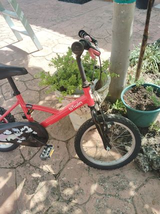 Bicicleta niña BTwin 16" roja