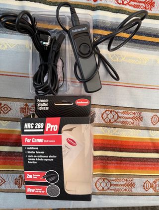 Canon EOS 77D + lente18-135mm+accesorios