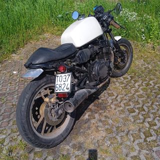 Moto Cafe Racer Suzuki