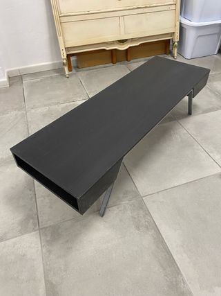 Mesa baja negra - madera y metal