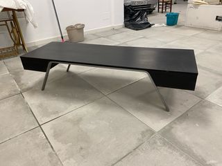 Mesa baja negra - madera y metal