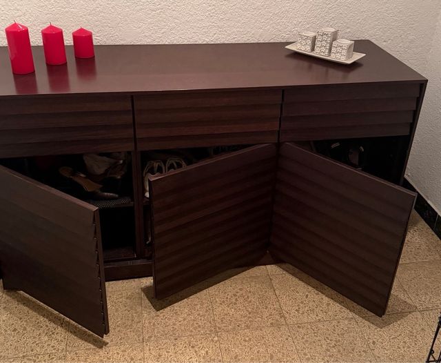 Mueble  madera maciza marca Pilma