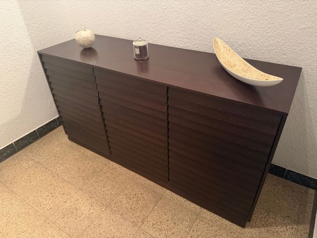 Mueble  madera maciza marca Pilma