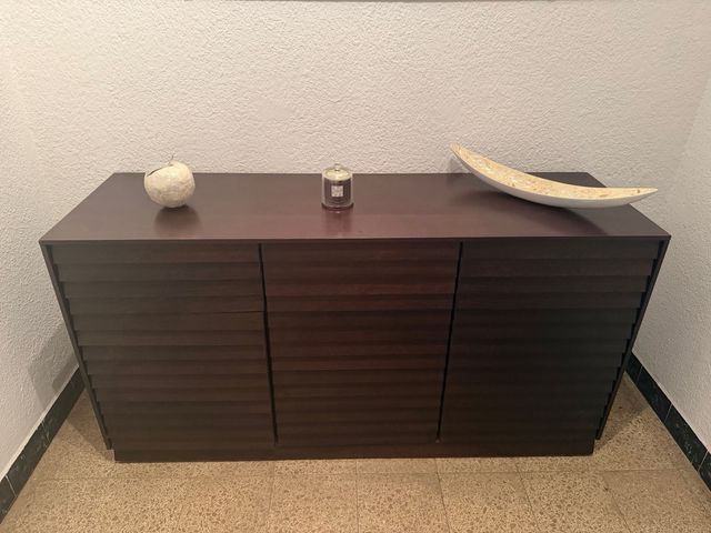 Mueble  madera maciza marca Pilma