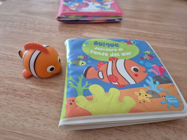 Libros Baño bebe. 5€ cada uno o 10€ los 3