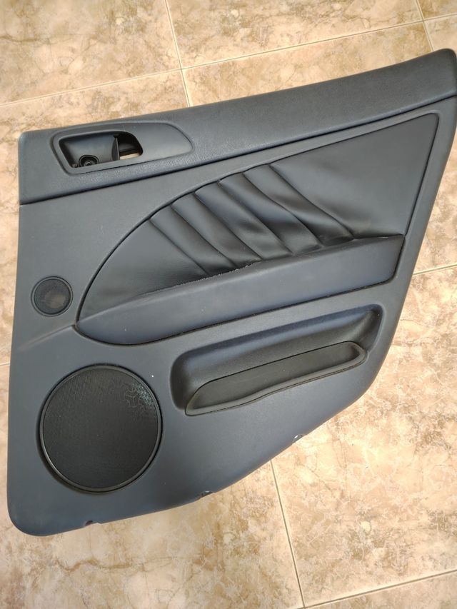 Panel puerta trasera derecha Alfa Romeo 159