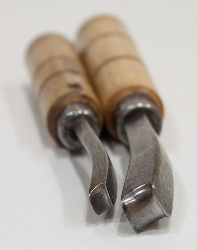 2 HIERROS DE ZAPATERO DE PULIR CANTOS.