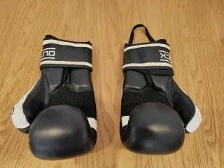 Pack boxeo: guantes, espinilleras, vendas etc.