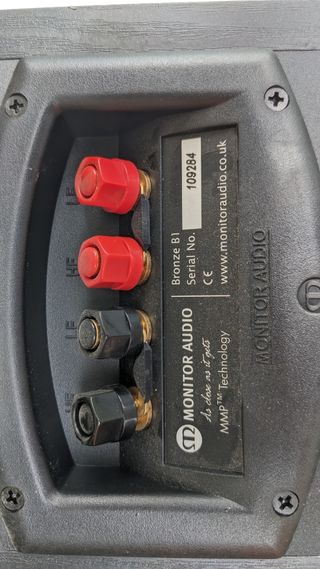 Altavoces Monitor Audio B1 negros