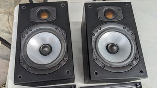Altavoces Monitor Audio B1 negros