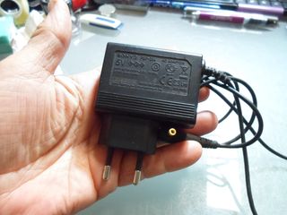 Cargador de consola de la marca Sony