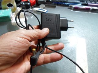 Cargador de consola de la marca Sony