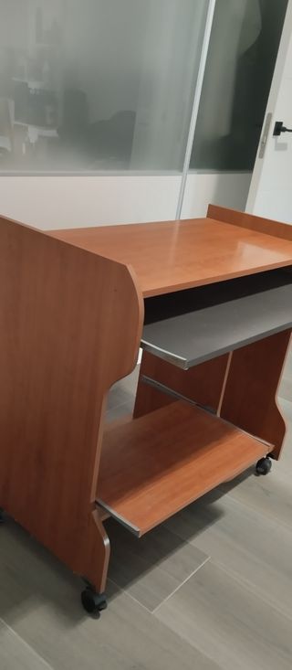 Escritorio madera marrón