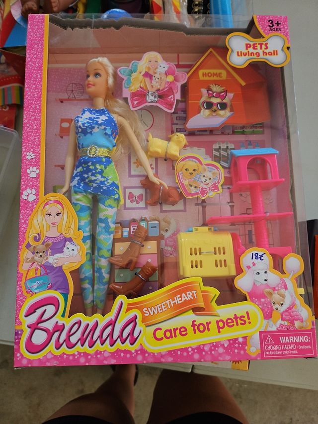 Muñeca Brenda Pets Living Hall
