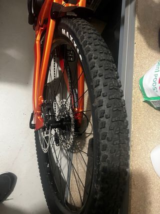 Bicicleta eléctrica montaña 750 bateria escot