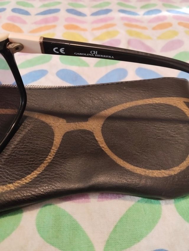 Gafas Carolina Herrera - blancas y negras