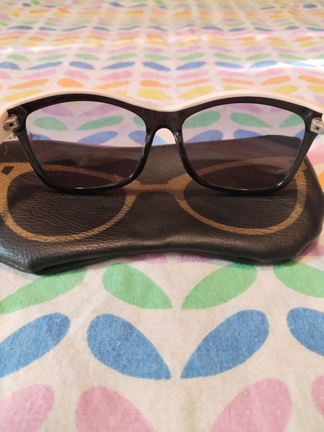 Gafas Carolina Herrera - blancas y negras