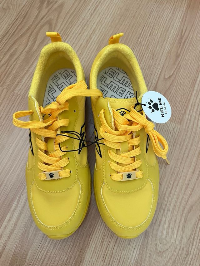 Zapatillas Kelme amarillas - Talla 39