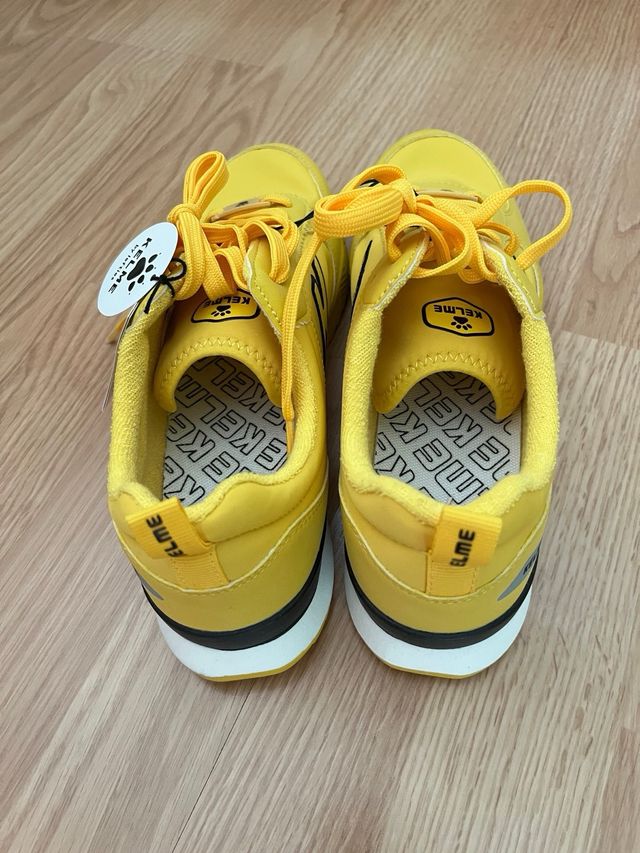 Zapatillas Kelme amarillas - Talla 39
