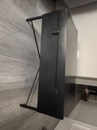 Baúl metálico negro - Decoración