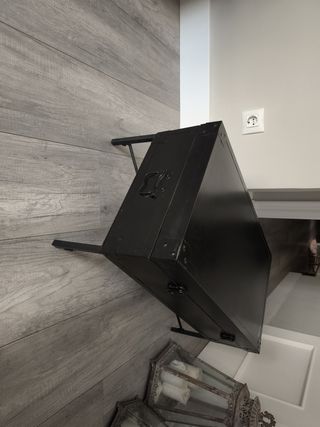 Baúl metálico negro - Decoración