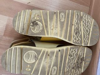 Sandalias Camper amarillas 