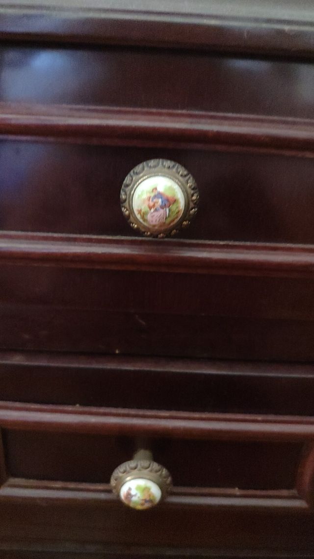 Cómoda y 2 Mesillas antigua de madera