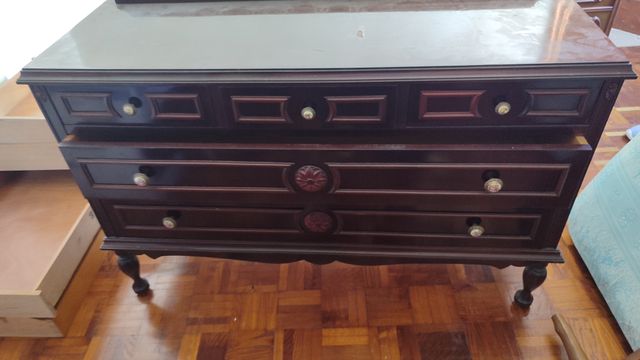 Cómoda y 2 Mesillas antigua de madera