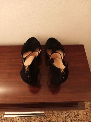 Sandali con zeppa neri