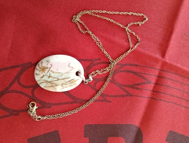 Collana ciondolo ovale dipinto