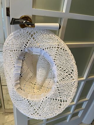 Cappello estivo bianco in paglia