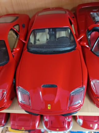 7 Ferrari Metal Car - Scala 1:18