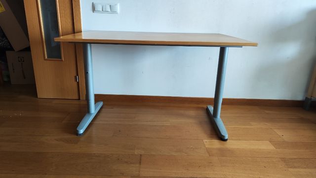 Mesa esquinera oficina/estudio IKEA Galant