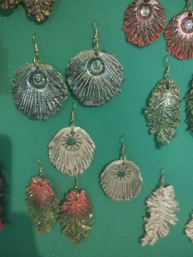 Pendientes artesanales únicos