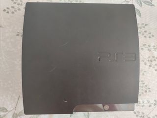 PS3 (PlayStation 3) 320gb
Más volante KROM