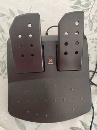 PS3 (PlayStation 3) 320gb
Más volante KROM