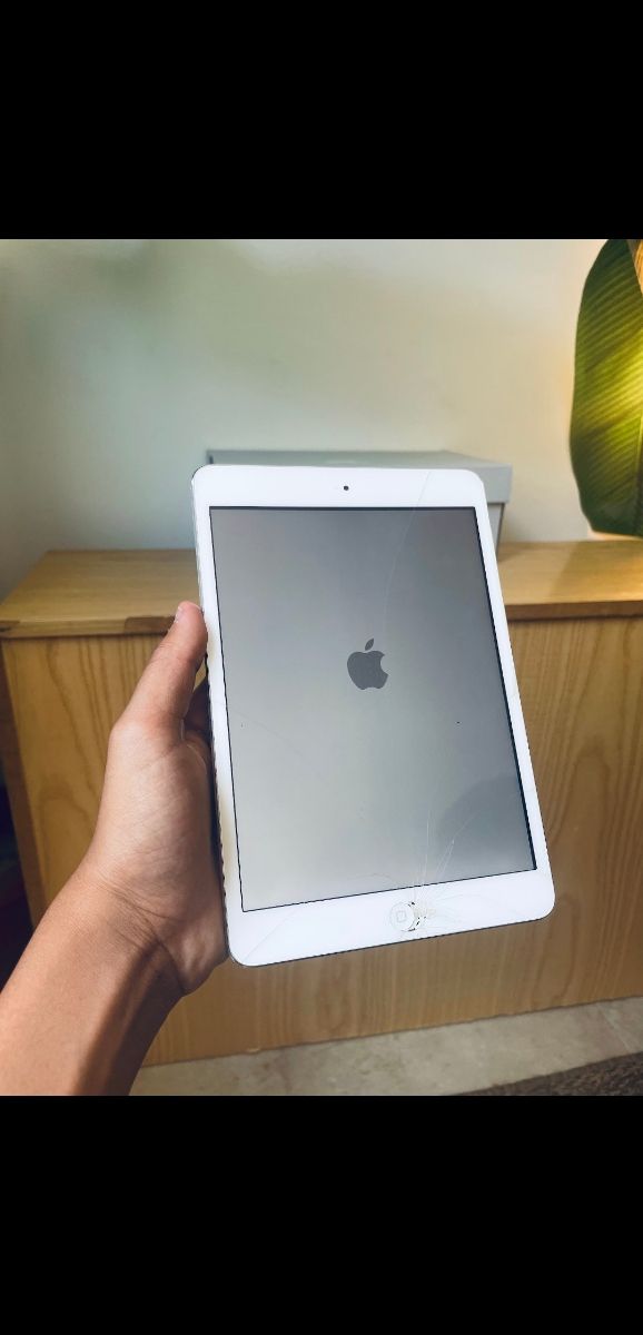 iPad mini 2 blanco - pantalla dañada