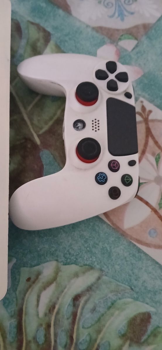 Play station 4 con mando original nuevo