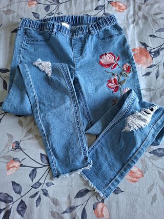 Jeans blu ricamo floreale
