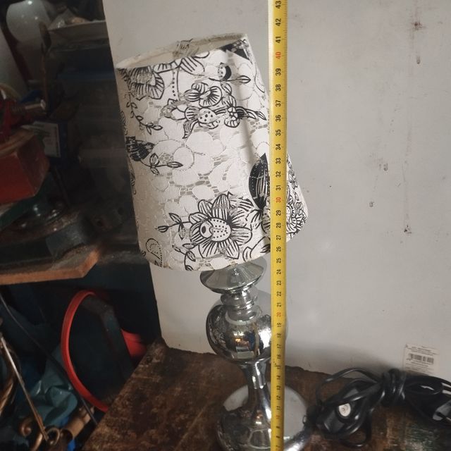 Lampada da tavolo cromo e tessuto