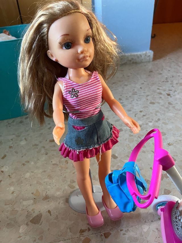 Muñeca Nancy con carrito bebé