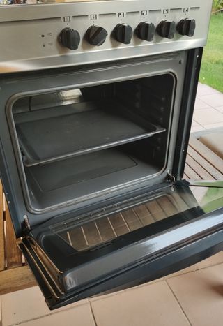 Horno TEKA + Vitrocerámica 4 fuegos en acero INOX