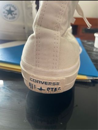 Converse blancas altas